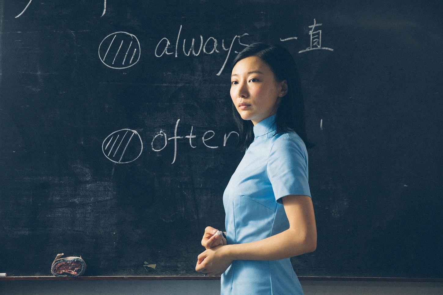 近年甚少拍戲的馬賽參演《校長》。