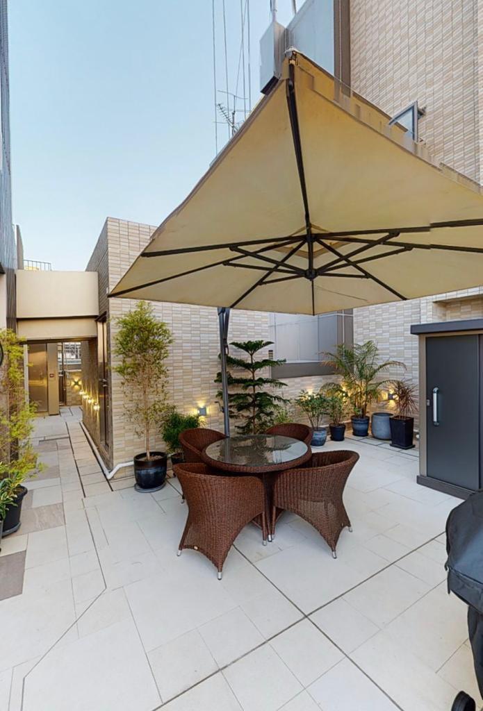 天台面積有483方呎,業主亦有花心思打造,是用來招呼朋友或獨自放空減壓的好地方。