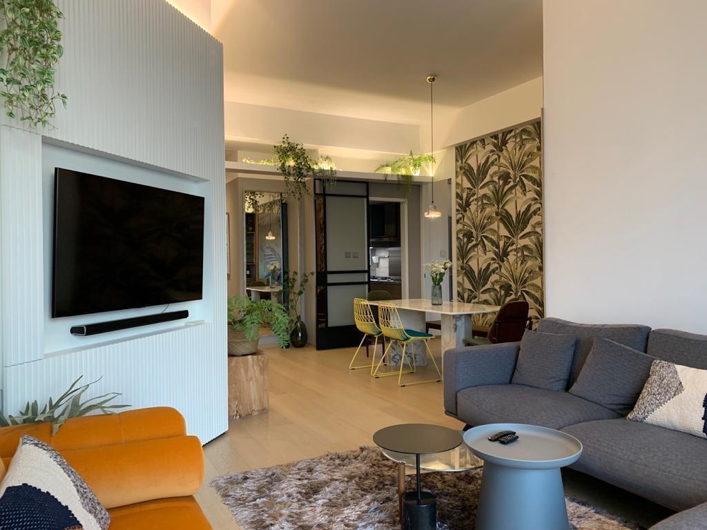 大廳間隔有少許不規則,但透過獨特的裝潢設計,帶來精緻的舒適感。