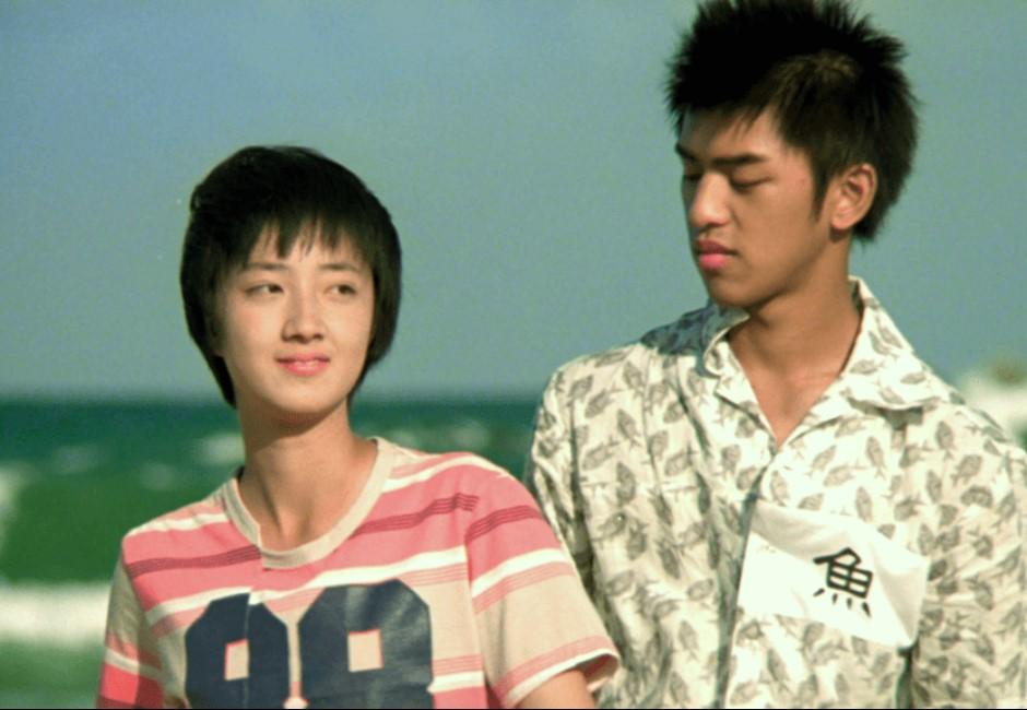 2002年電影《藍色大門》,成功捧紅當年還是新人的陳柏霖和桂綸鎂。