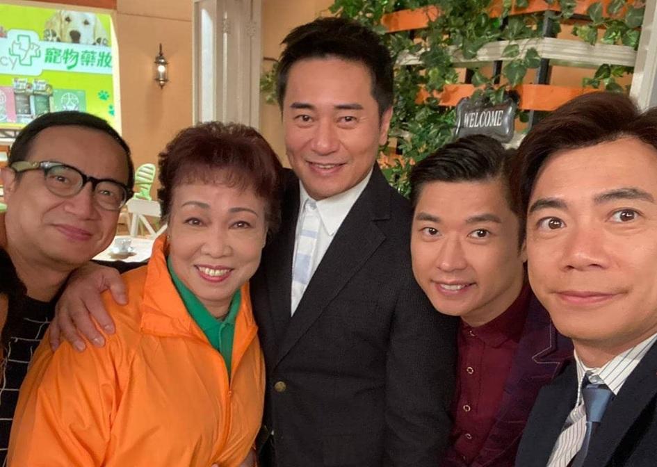 許思敏憑《愛‧回家之開心速遞》的「群祖」一角正功入屋。