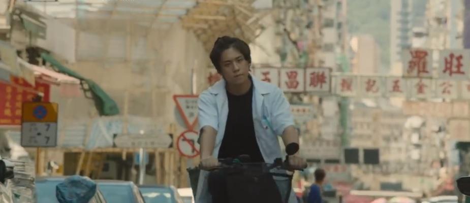 姜濤為演茶餐廳外賣仔特地學踩單車。