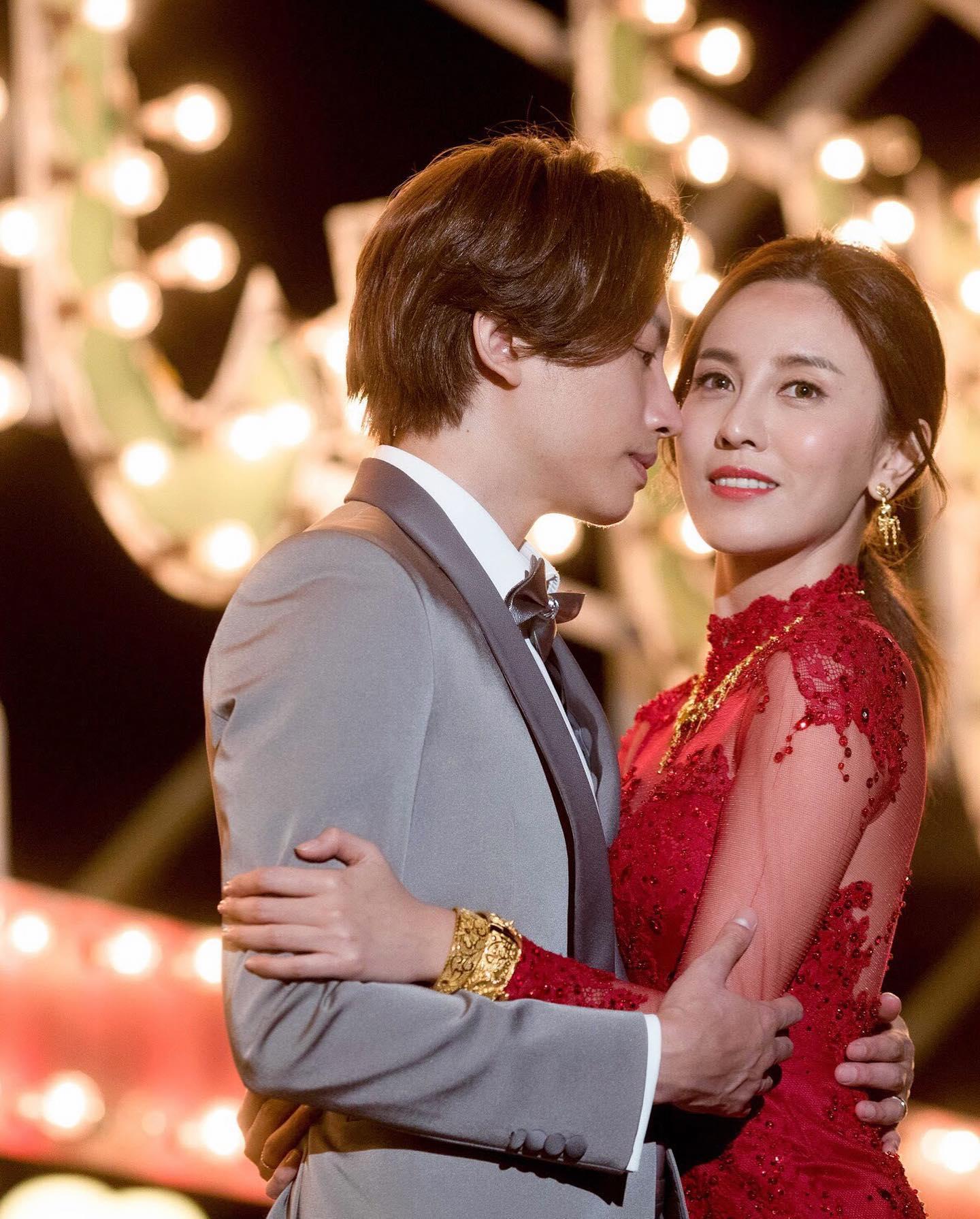 36歲雨僑貼當年與丈夫的婚宴照片懷念珍寶。