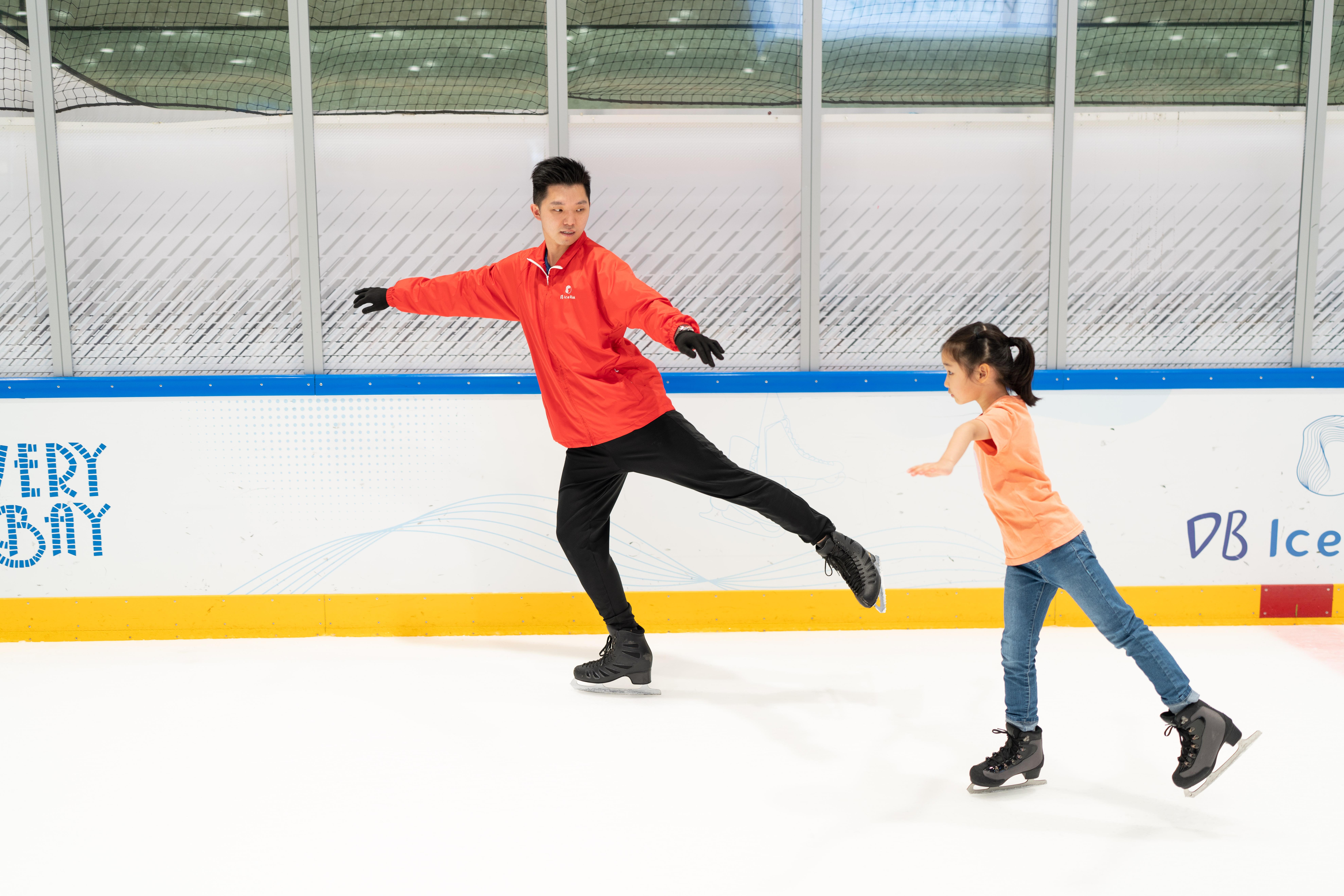 香港花樣滑冰代表隊退役運動員、高級教練李厚賢親授花式溜冰暑期課程