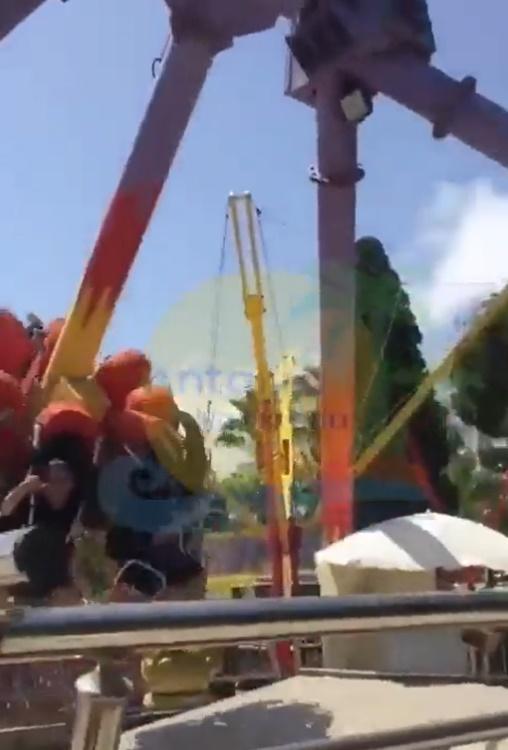 「擺鐘」就像鐘擺般左右晃動,座位艙亦會整排轉動。(Twitter)