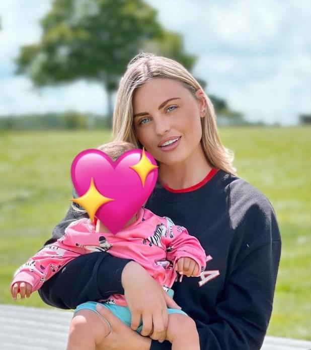 Carla Bellucci育有4名子女。(IG)