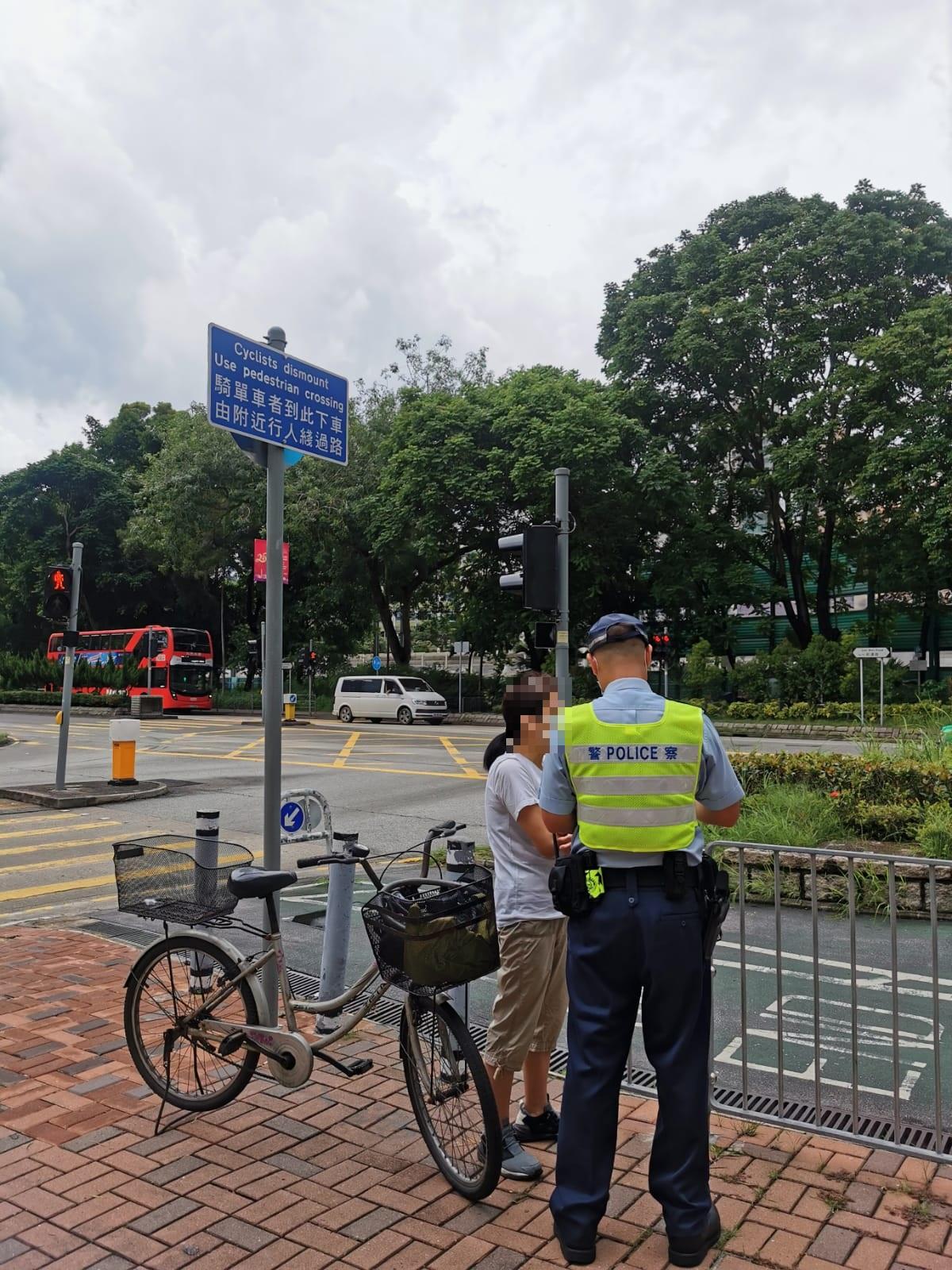 警新界北總區交通部一連兩日在總區内進行打擊單車違例行動。(警方圖片)