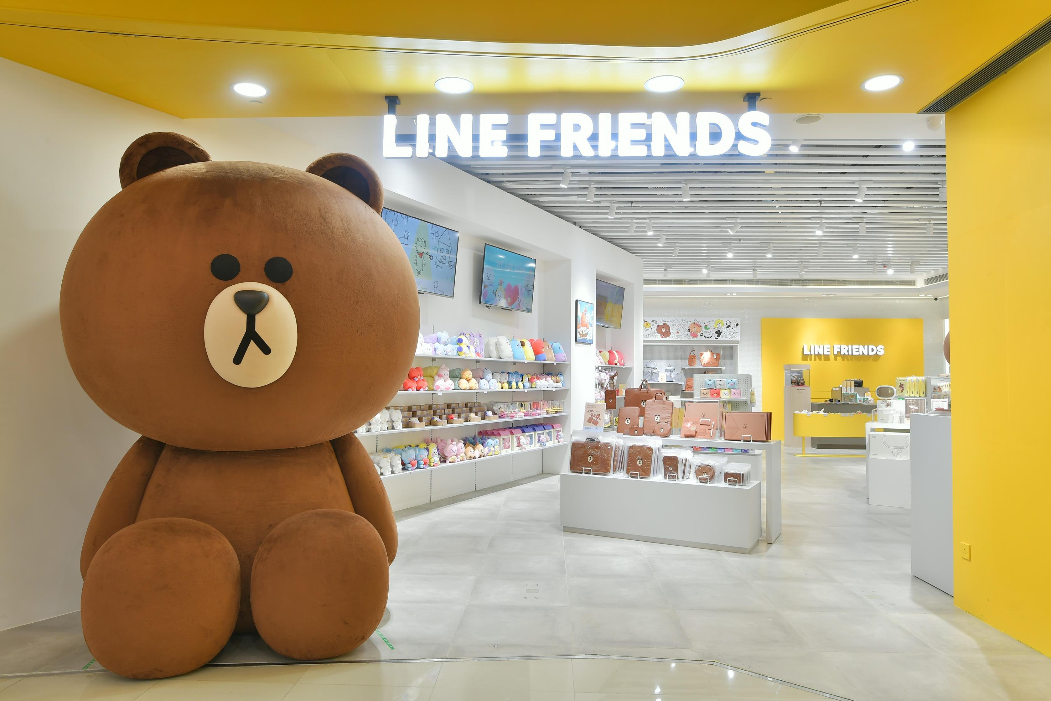 全新LINE FRIENDS POP-UP STORE @apm以「CUTENESS OVERLOAD」配搭輕快的黃色作為主題。