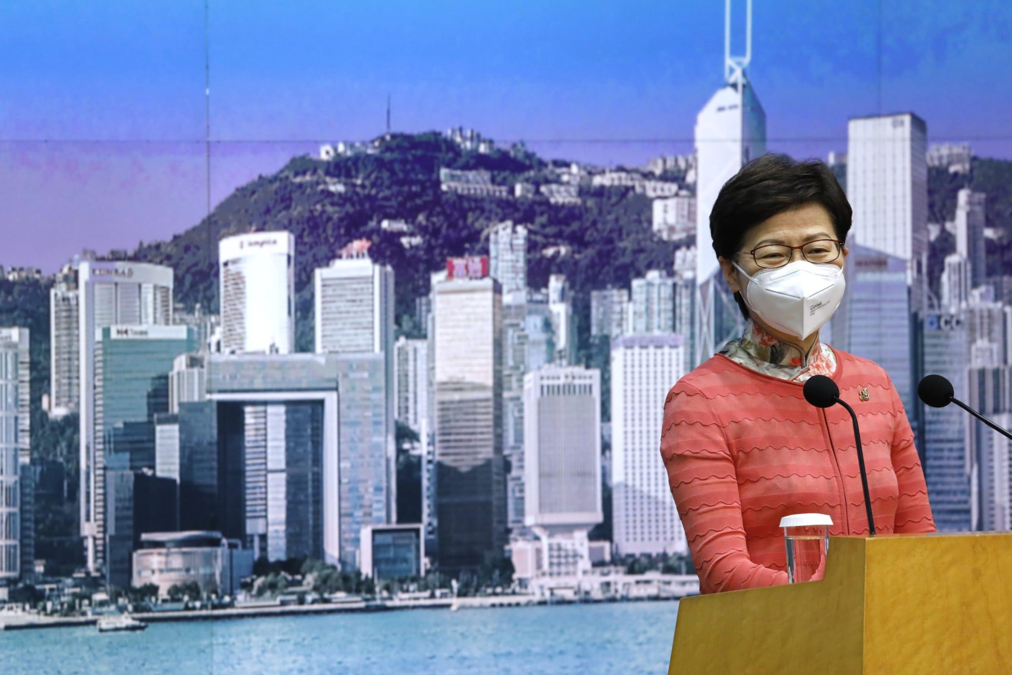 林鄭月娥拒即場談任內感受,呼籲留意其他訪問。(林俊源攝)