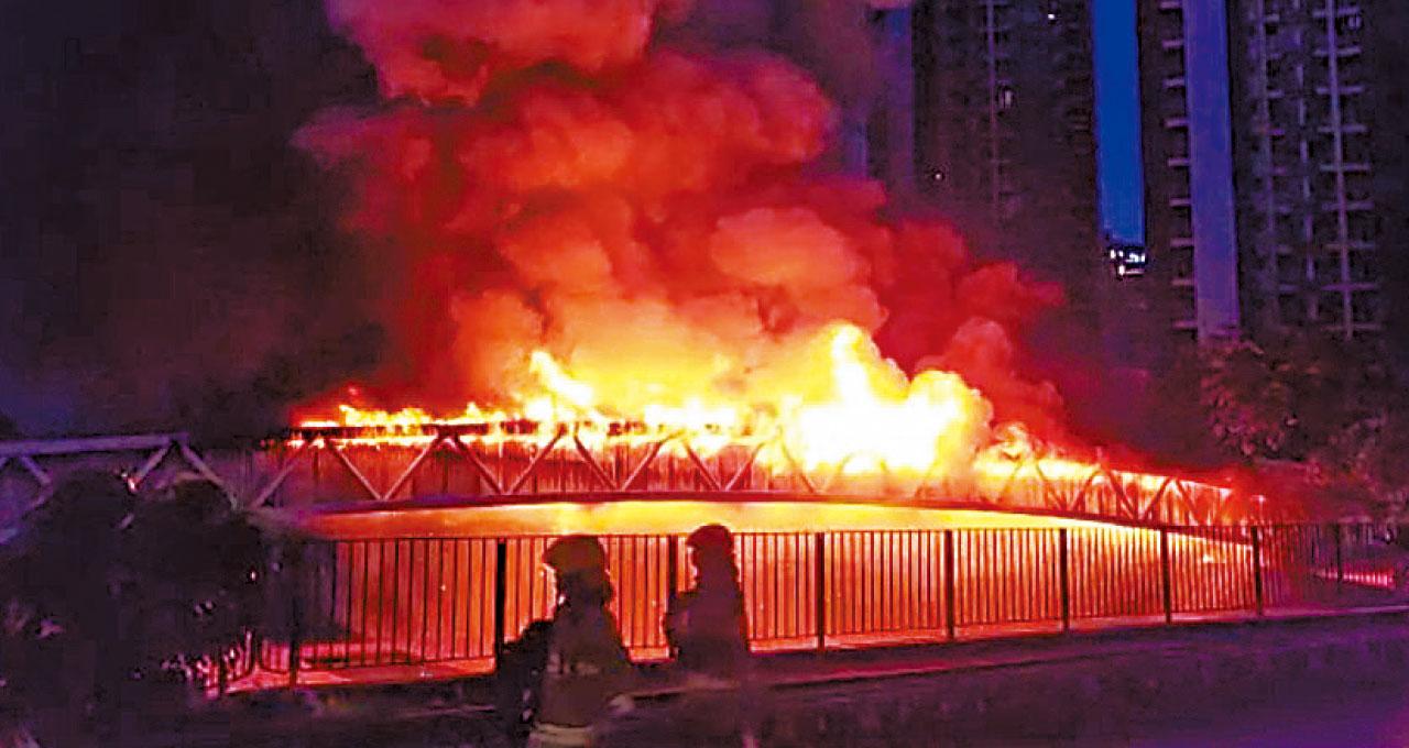 元朗天水圍屯門大停電 猛火燒斷輸電橋