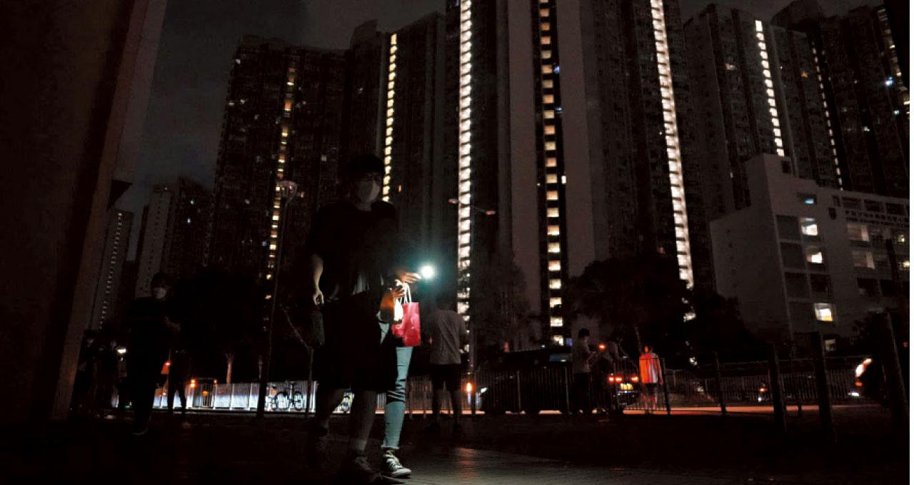 元朗天水圍屯門大停電 猛火燒斷輸電橋