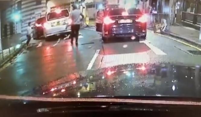 雲咸街槍擊案|案發過程車CAM片曝光 另一涉案私家車錦田遭焚毀