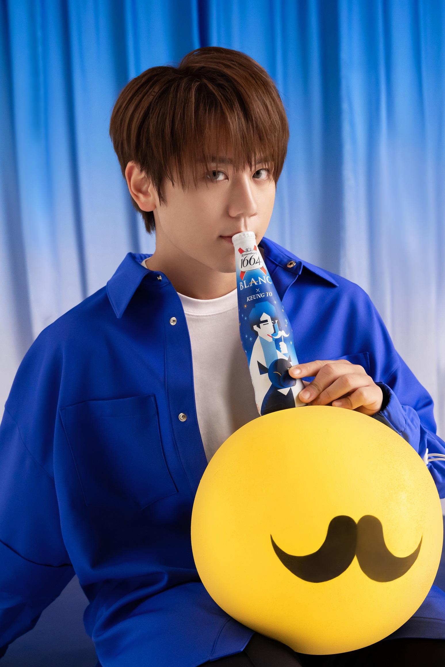 優雅與充滿玩味的姜濤。