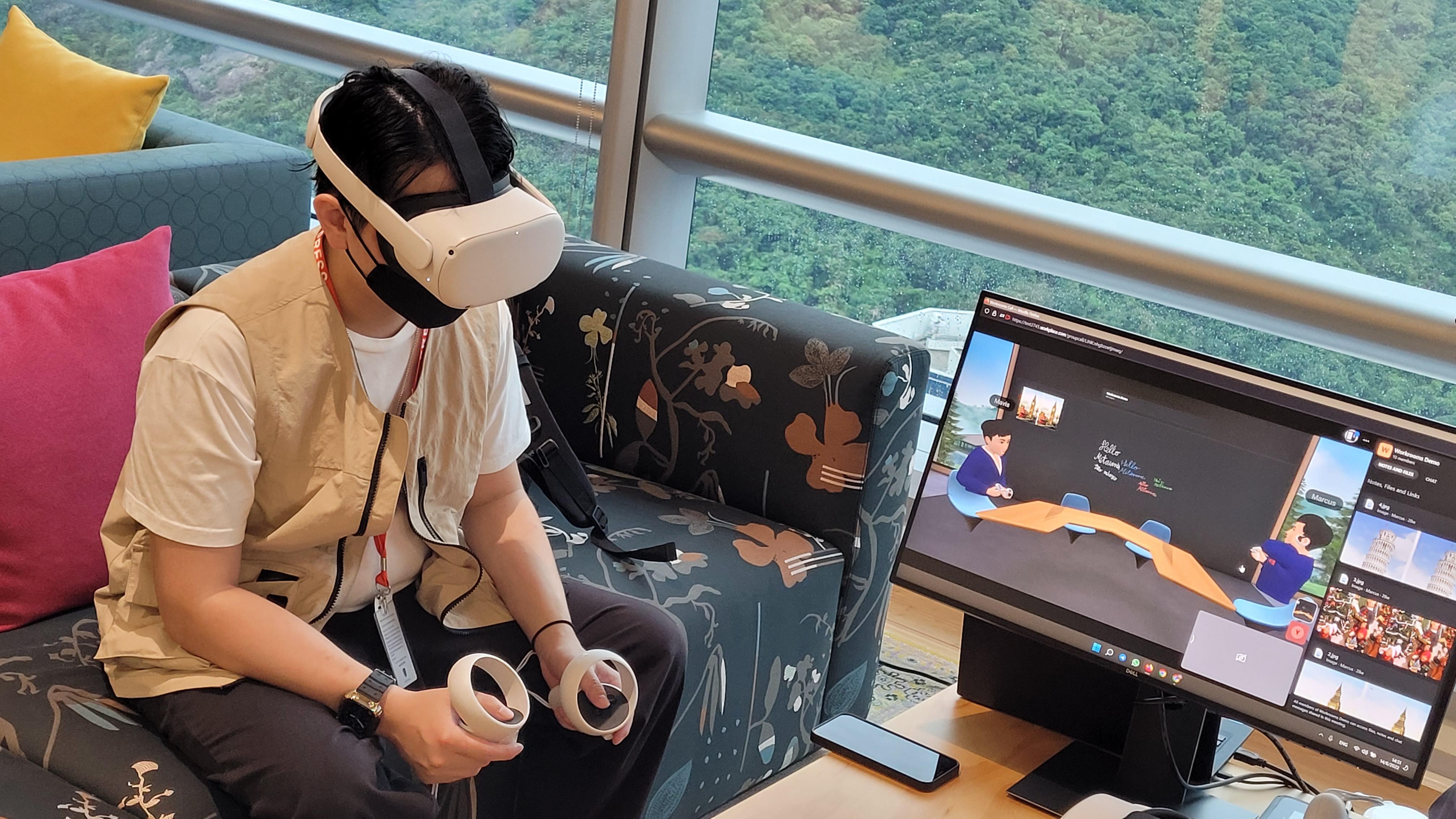發布會上記者可體驗Horizon Workrooms虛擬會議空間。