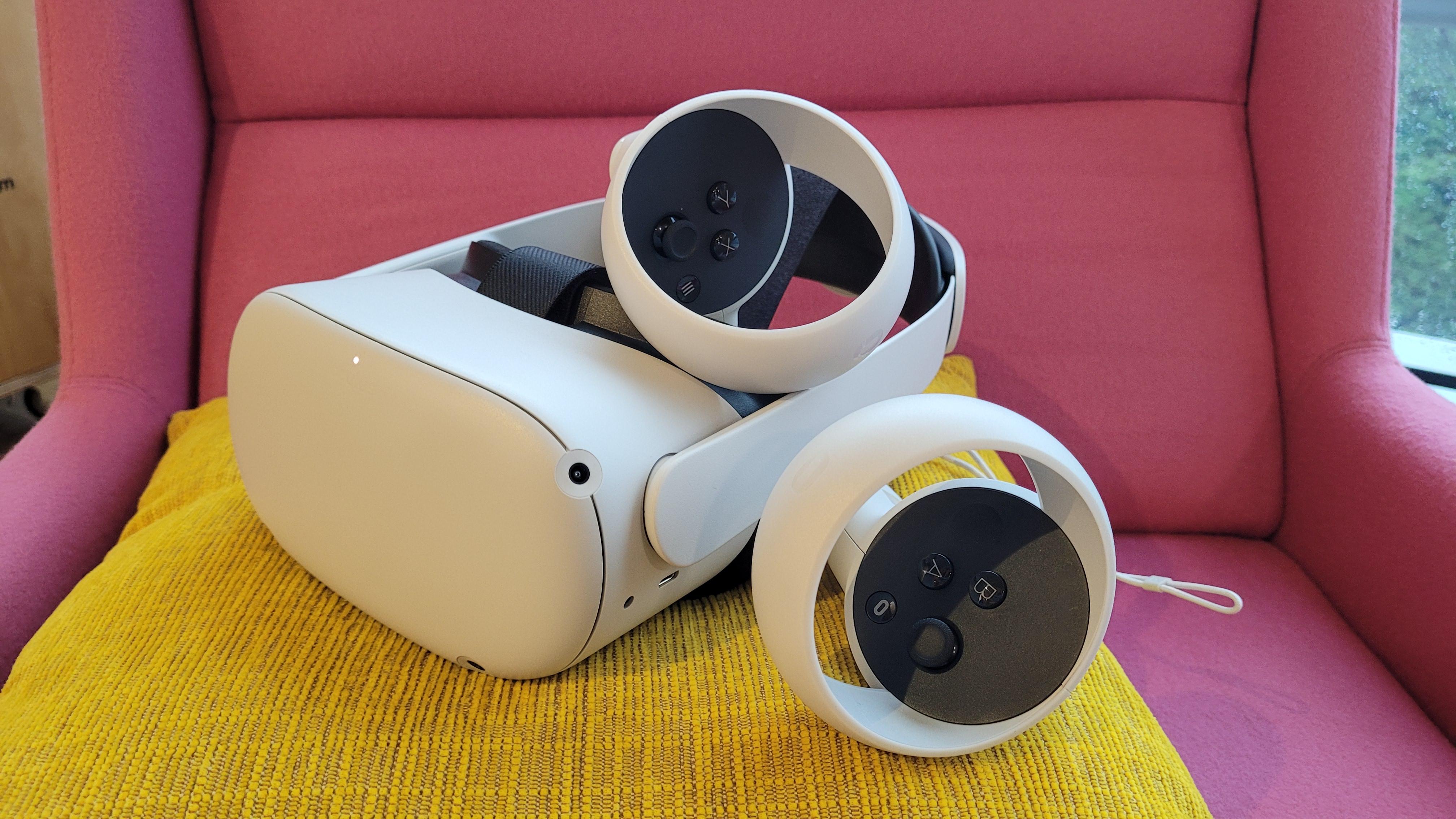 記者會當日展示Meta Quest 2 VR裝置供記者試玩。