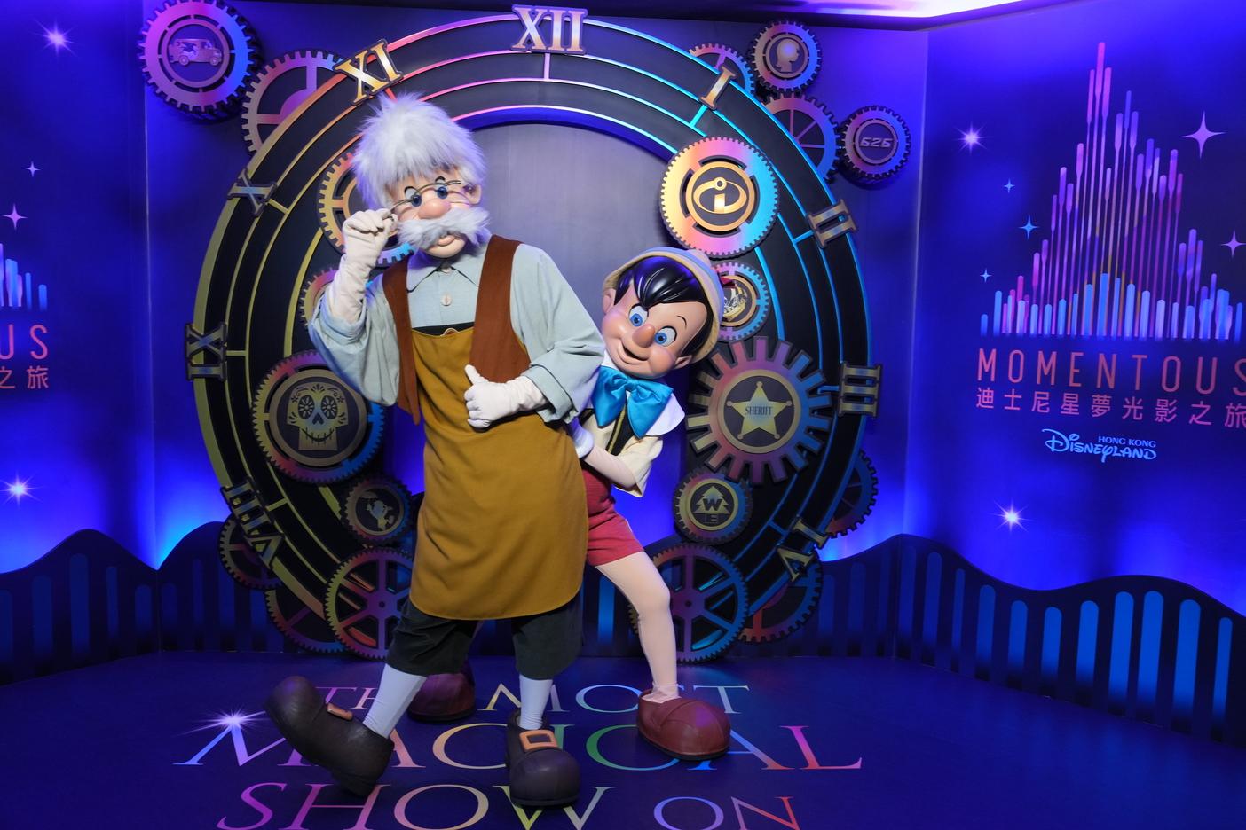 來到迪士尼當然要與迪士尼角色打卡