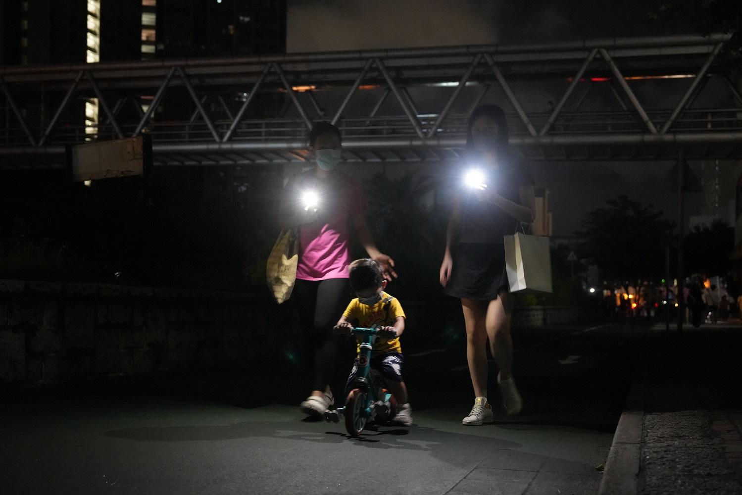 因供電系統故障天水圍區暫停電力供應