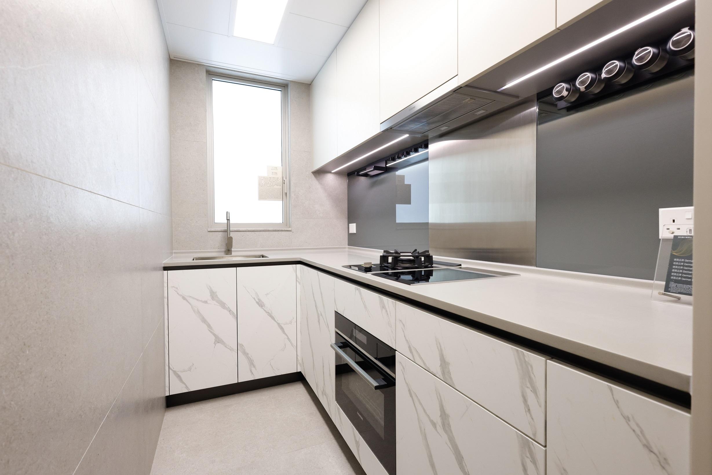 屯門新盤|多圖!飛揚483方呎兩房示位空間感充足 鞋櫃位都有預留