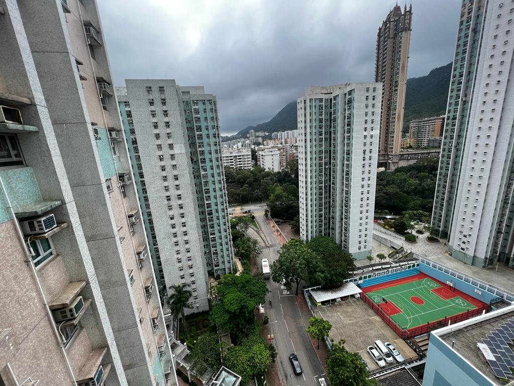 單位以開揚全球場景和樓景為主,亦望到部分山景,景觀清靜。