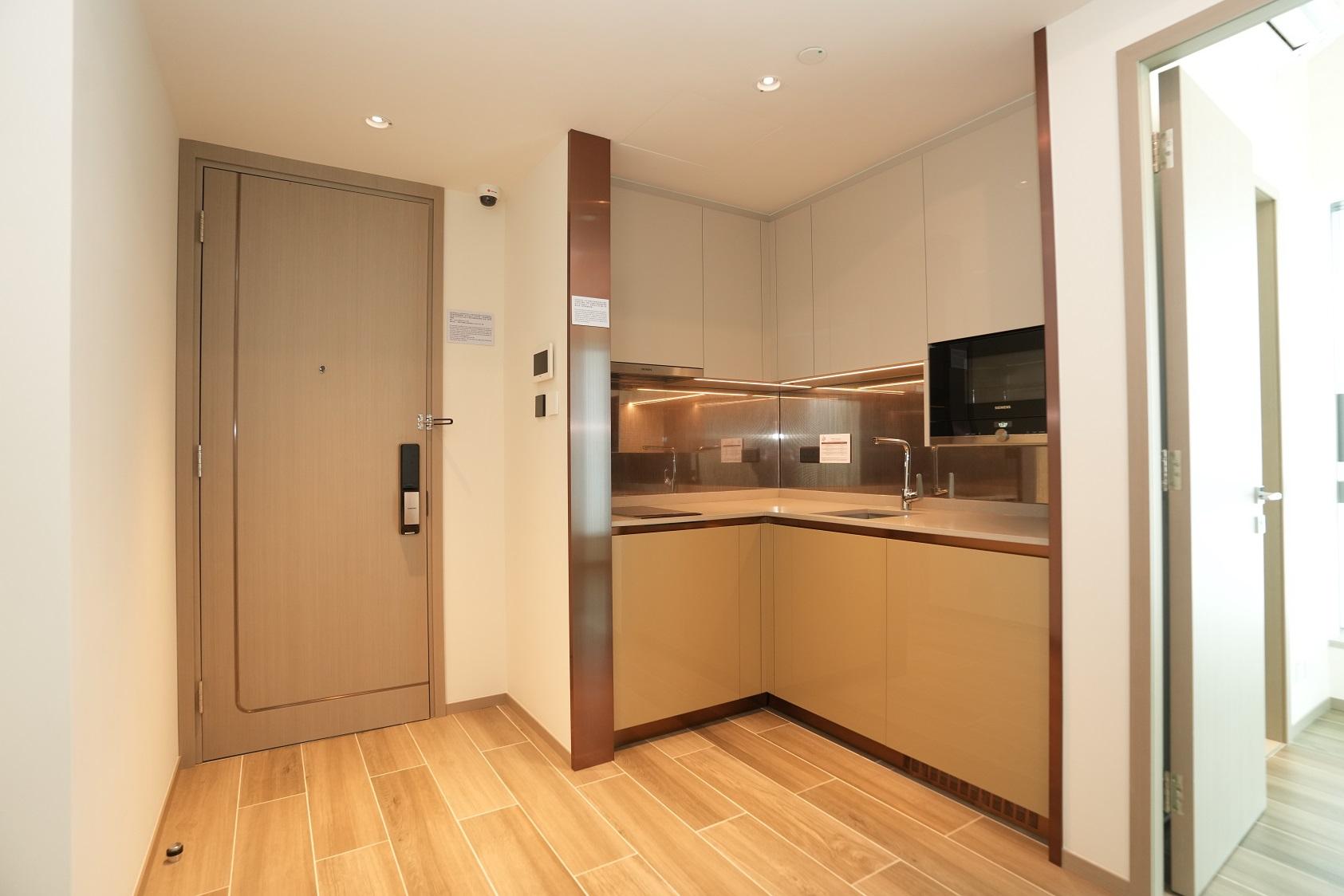 深水埗新盤|多相!佳悅283方呎一房示位 玄關位設鏡+掛鈎夠方便貼心