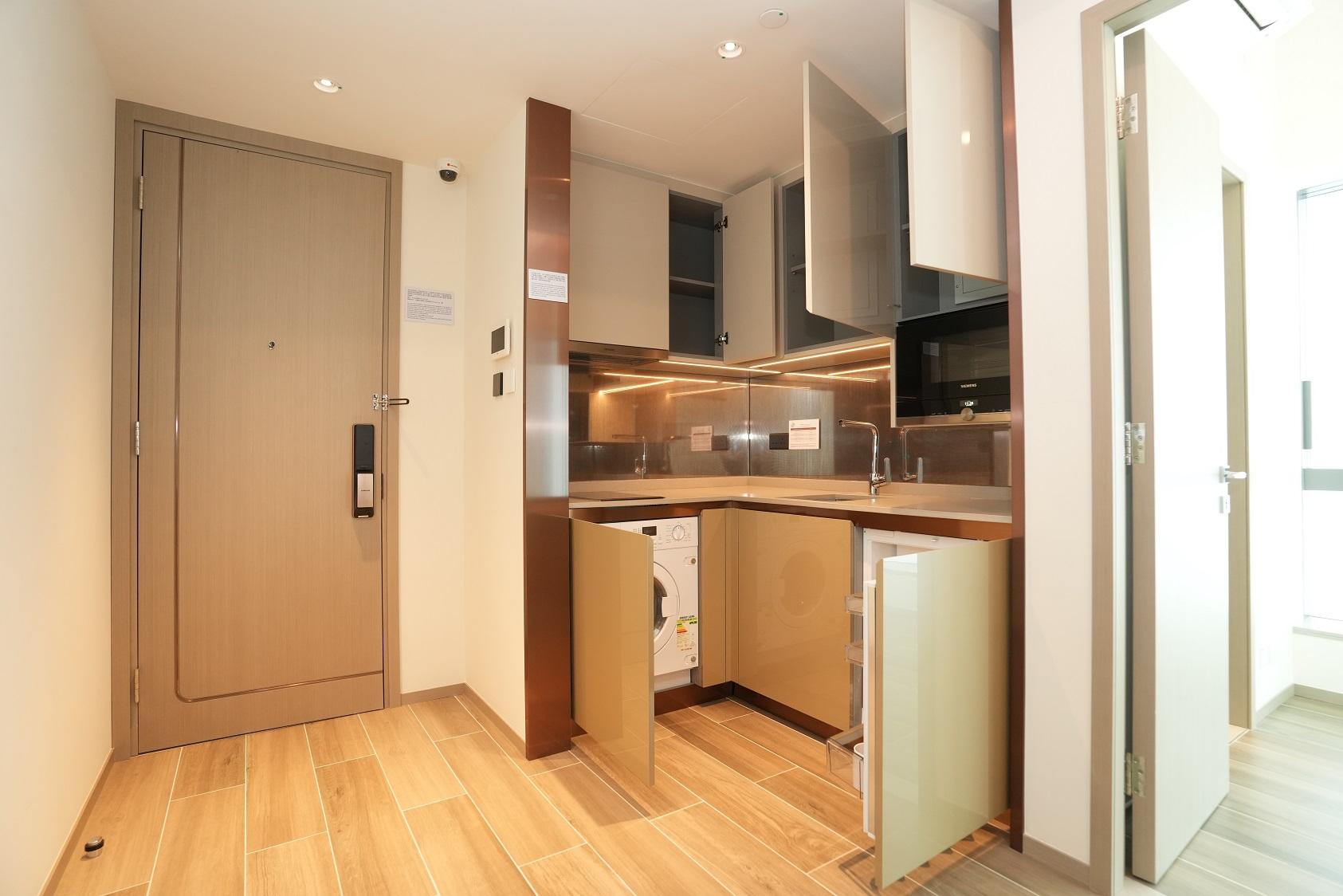 深水埗新盤|多相!佳悅283方呎一房示位 玄關位設鏡+掛鈎夠方便貼心