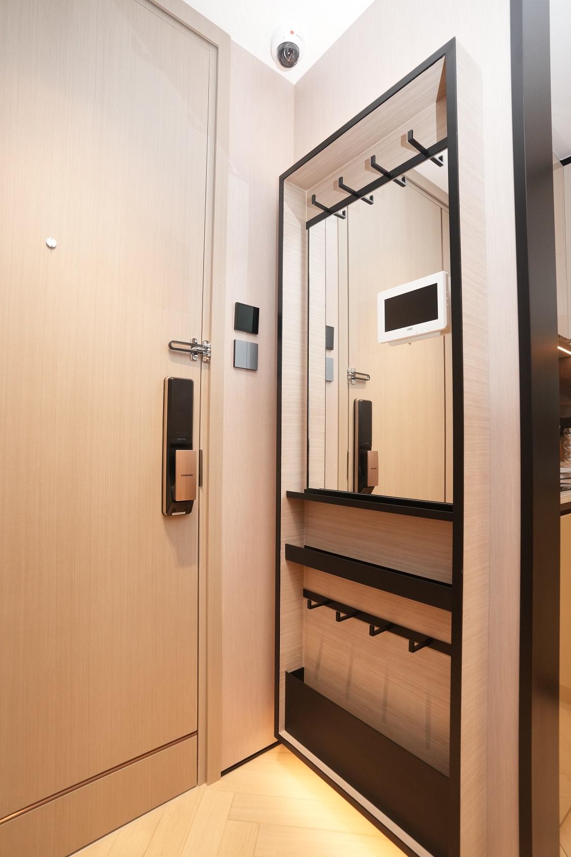 深水埗新盤|多相!佳悅283方呎一房示位 玄關位設鏡+掛鈎夠方便貼心