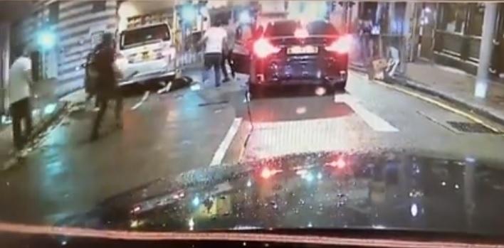 雲咸街槍擊案|案發過程車CAM片曝光 另一涉案私家車錦田遭焚毀