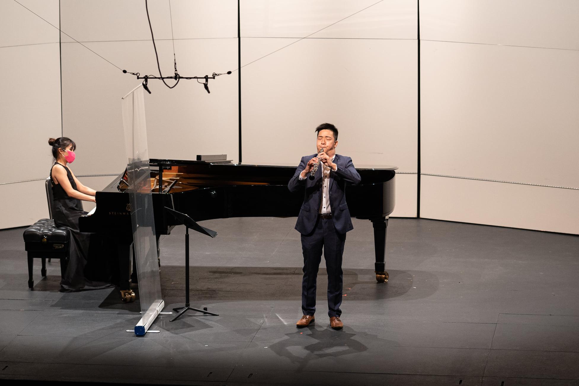 在評審年度曾獲邀在香港大會堂舉行《鄭智元雙簧管演奏會》,以超卓技巧演繹多首精彩樂曲。(鄭智元圖片)