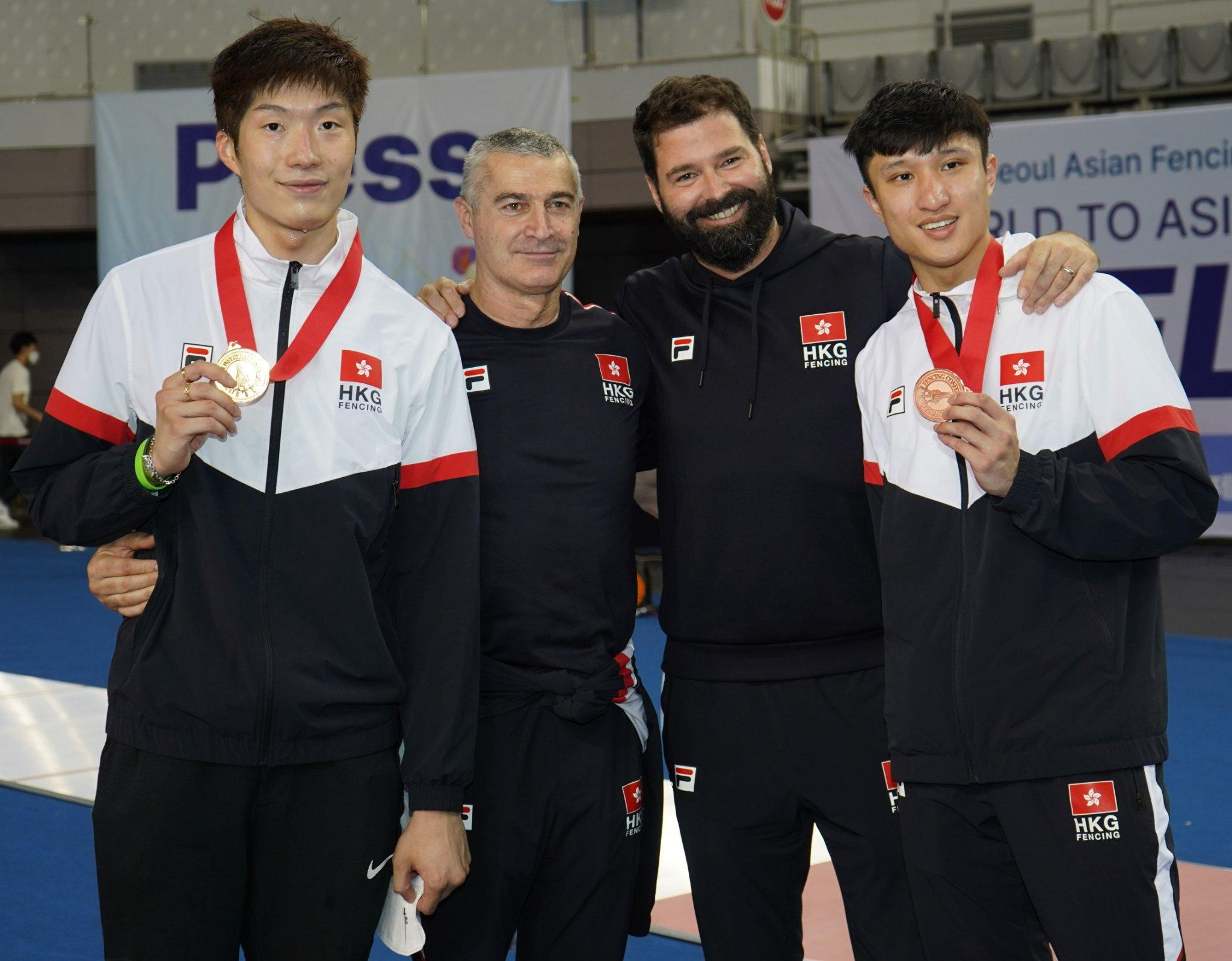 張家朗、蔡俊彥與教育Gregory Koenig(右二)合照。(FIE圖片)