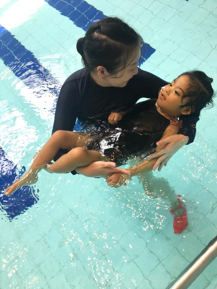 上星期起連續幾天發高燒,最終完全喪失肝功能。