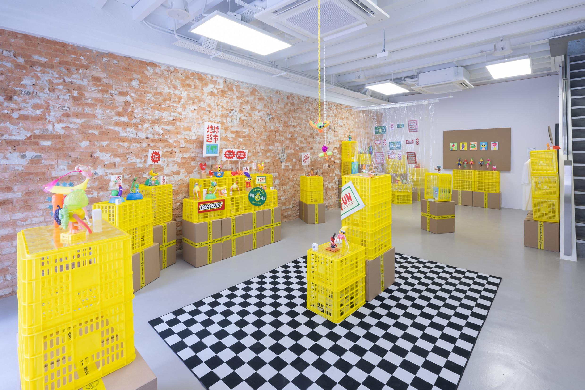 2樓藝術展覽區率先與本地玩具品牌LeeeeeeToy合作。