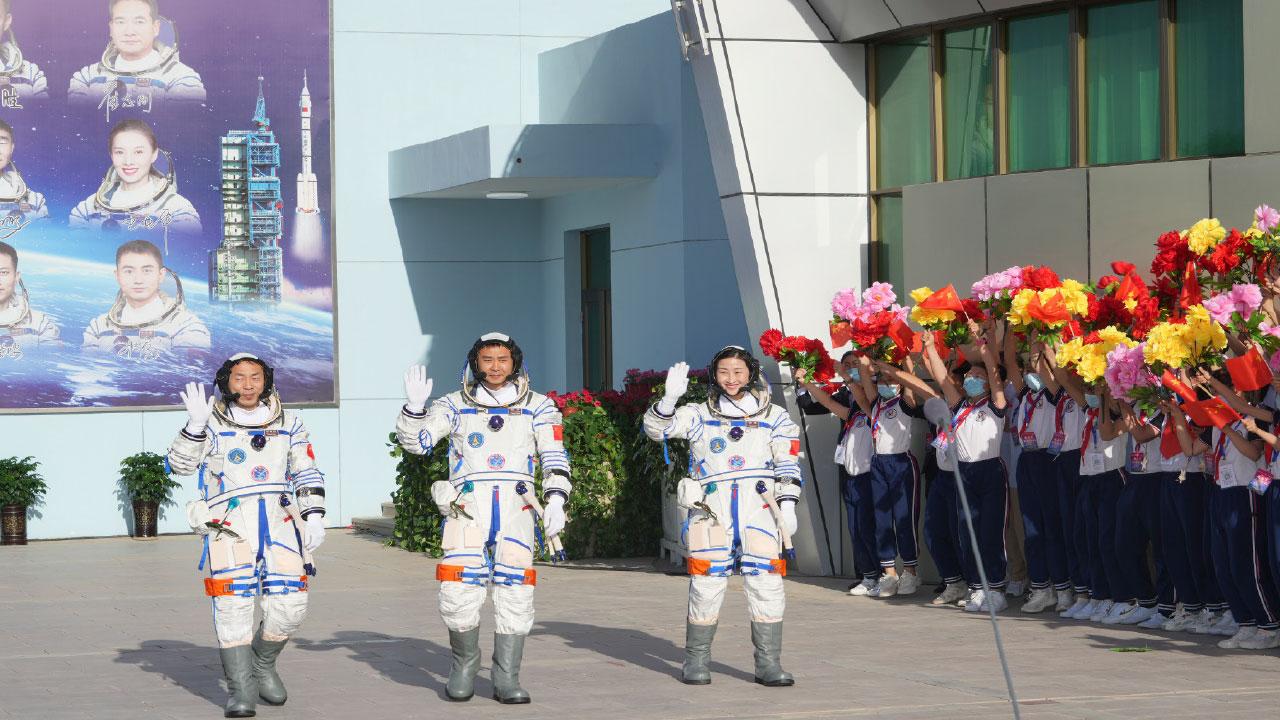 神舟十四號匯合太空站