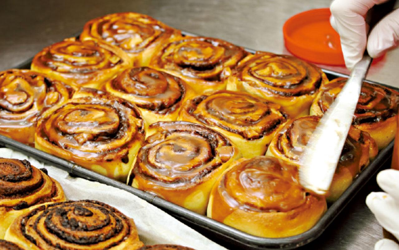 味美道來 23歲fresh grad女生夥拍檔創業 100%手工製出爐肉桂卷最煞食