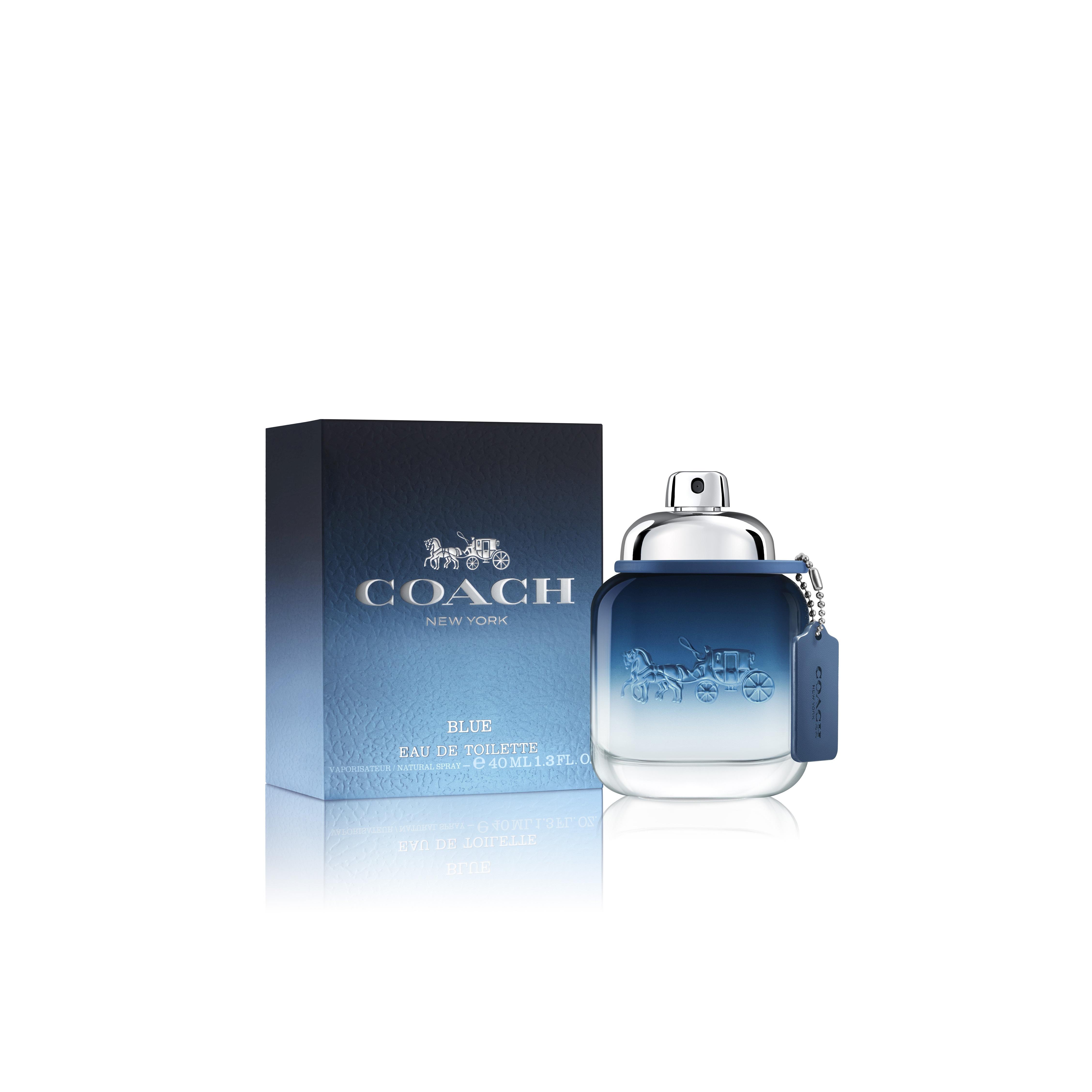 父親節禮物2022|COACH BLUE $370/40ml、$565/60ml、$780/100ml 充滿活力的香水,香氣旅程由青檸及艾苦酒打開序幕,伴隨著活潑的黑胡椒及海洋香氣為基調,帶來清新潔淨的氣味。玻璃瓶身呈現深藍色漸變效果,搭配銀色Turnlock鈕扣的噴咀及COACH經典的皮革吊牌,充滿時尚感。