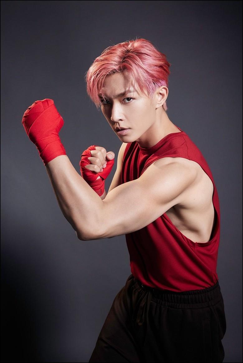 炎亞綸自爆一度膨脹亂減肥 變回緊實晒八嚿腹肌