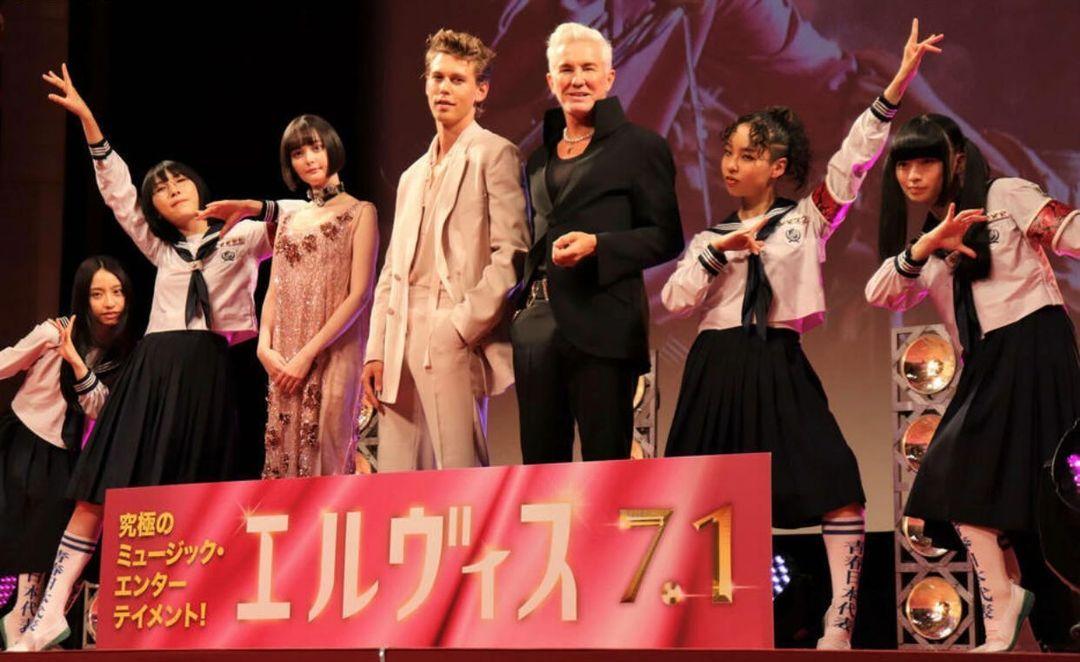 奧斯汀畢拿為《貓王》宣傳,昨日首次見日本影迷。