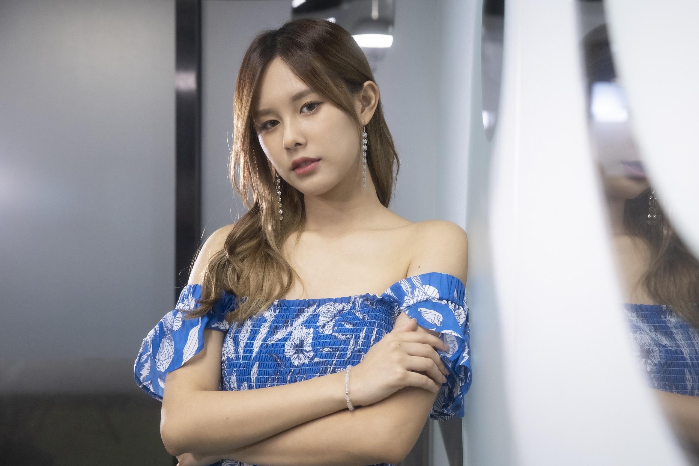 Alice坦言恨拍劇,希望透過演戲經歷不同的人生。(蘇文傑攝)