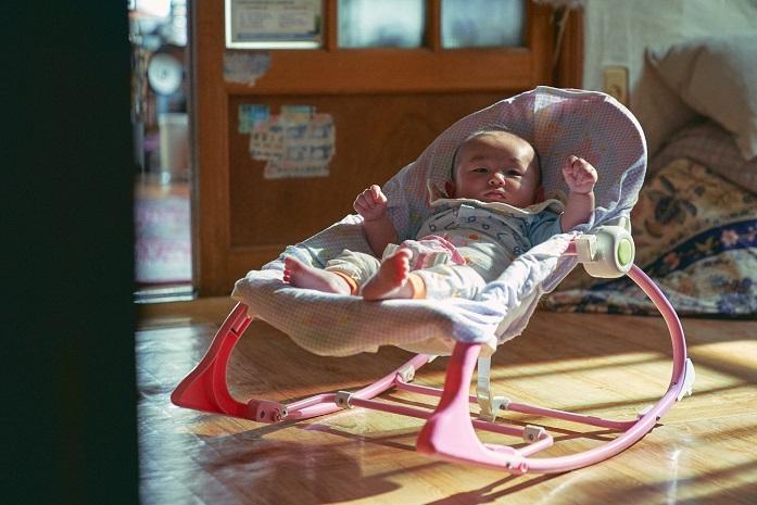 《孩子轉運站》故事圍繞臨時收集箱裡的一名嬰兒,牽繫5個關鍵人物。