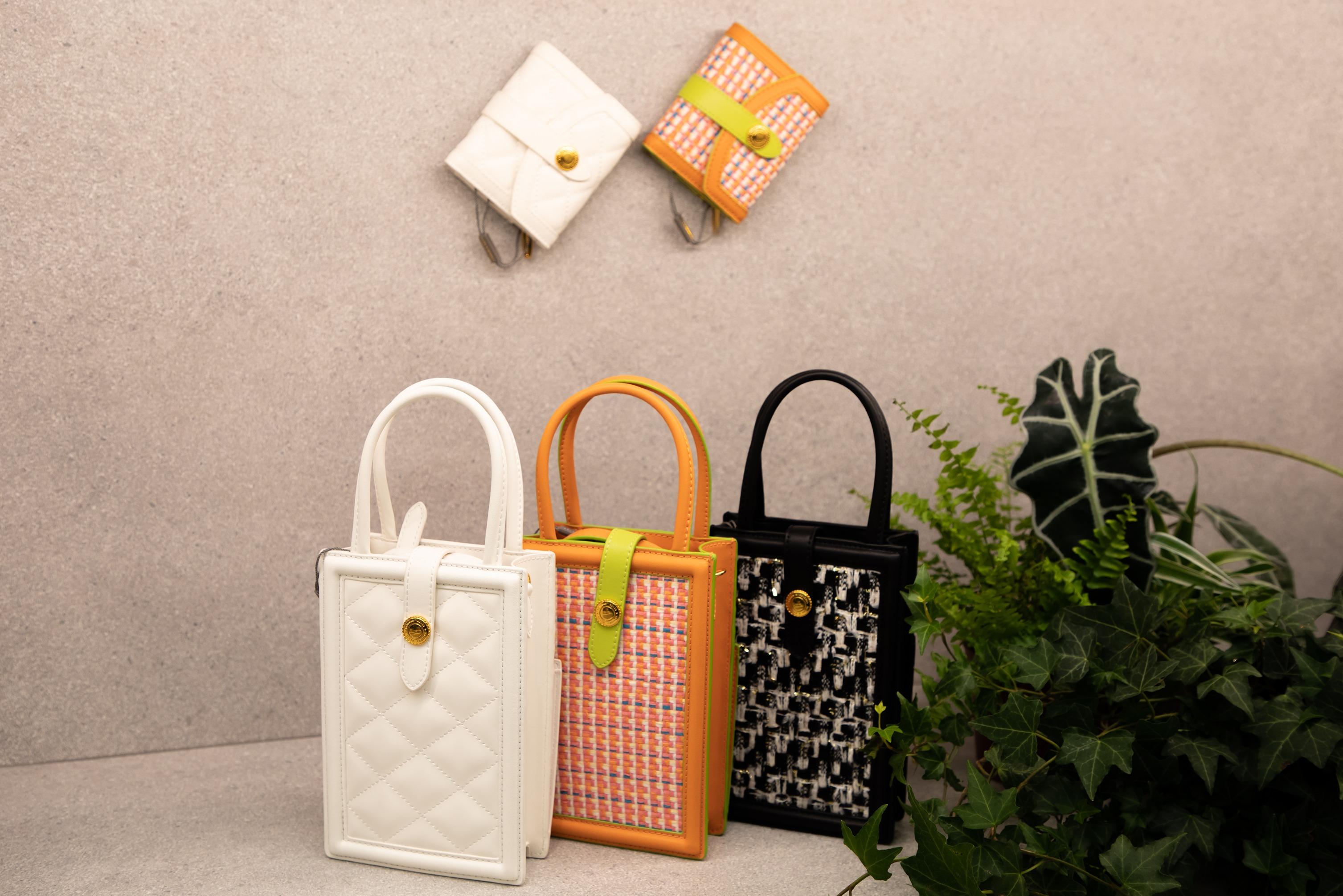 另一款tweed手袋呼應「小廢包」潮流,返工去街都合適。