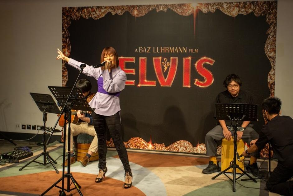 衛詩已先睹為快欣賞了電影《貓王》。