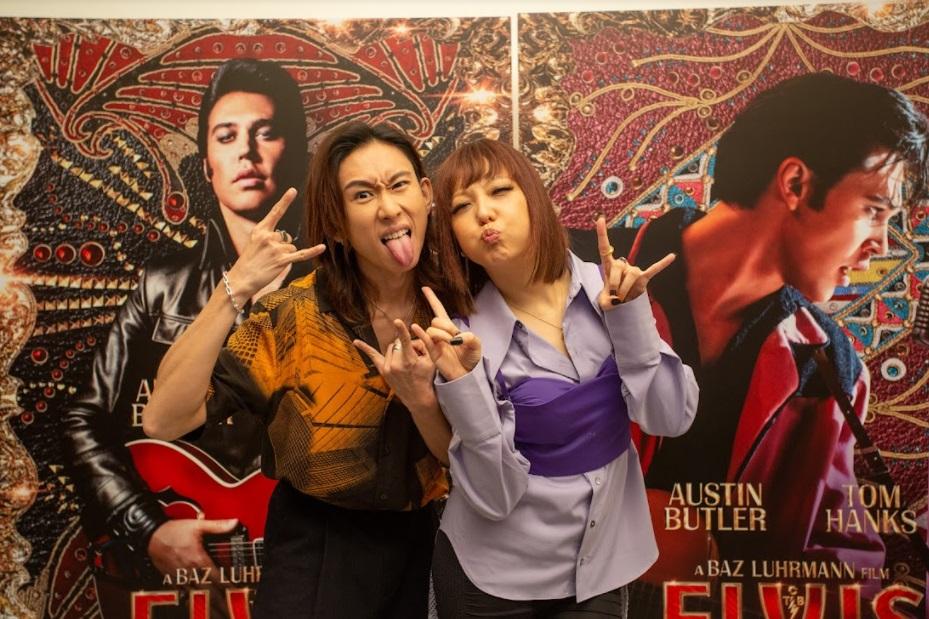 衛詩和Manson最後更一同encore, 聯手唱出經典歌曲《Can’t Help Falling In Love》。