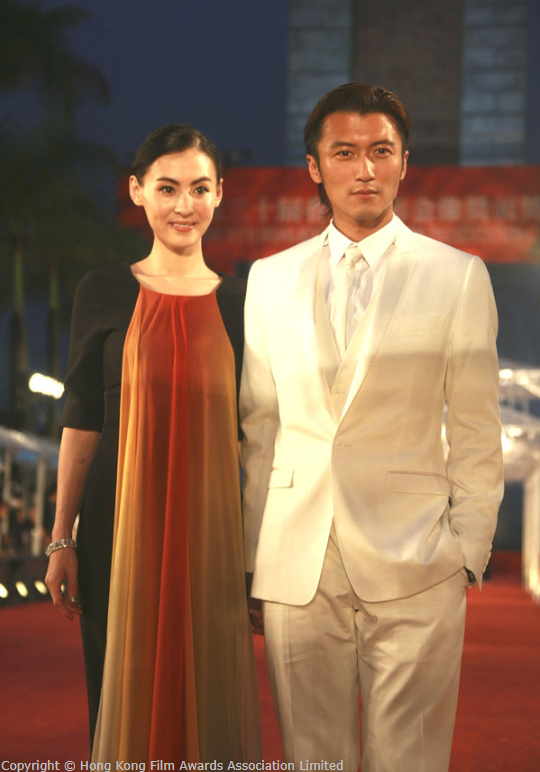 謝霆鋒獲頒影帝那年,與張栢芝一同踏上紅地氈。(圖片:香港電影金像獎網頁)