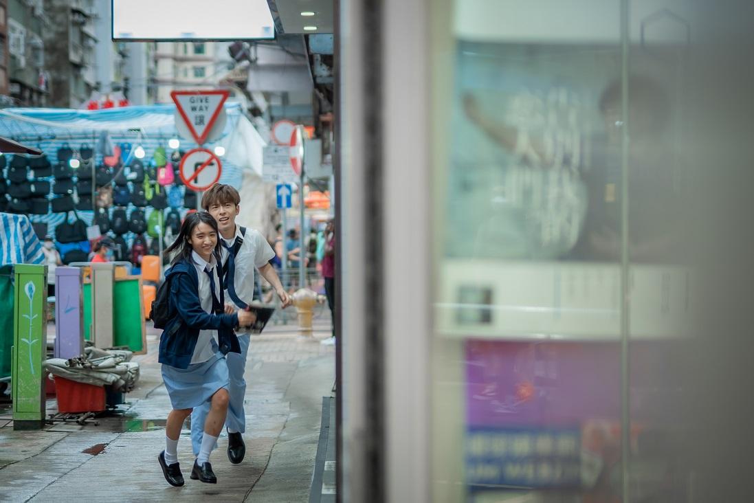 在MV中,Edan與Natalie是戀人未滿的蜜友。