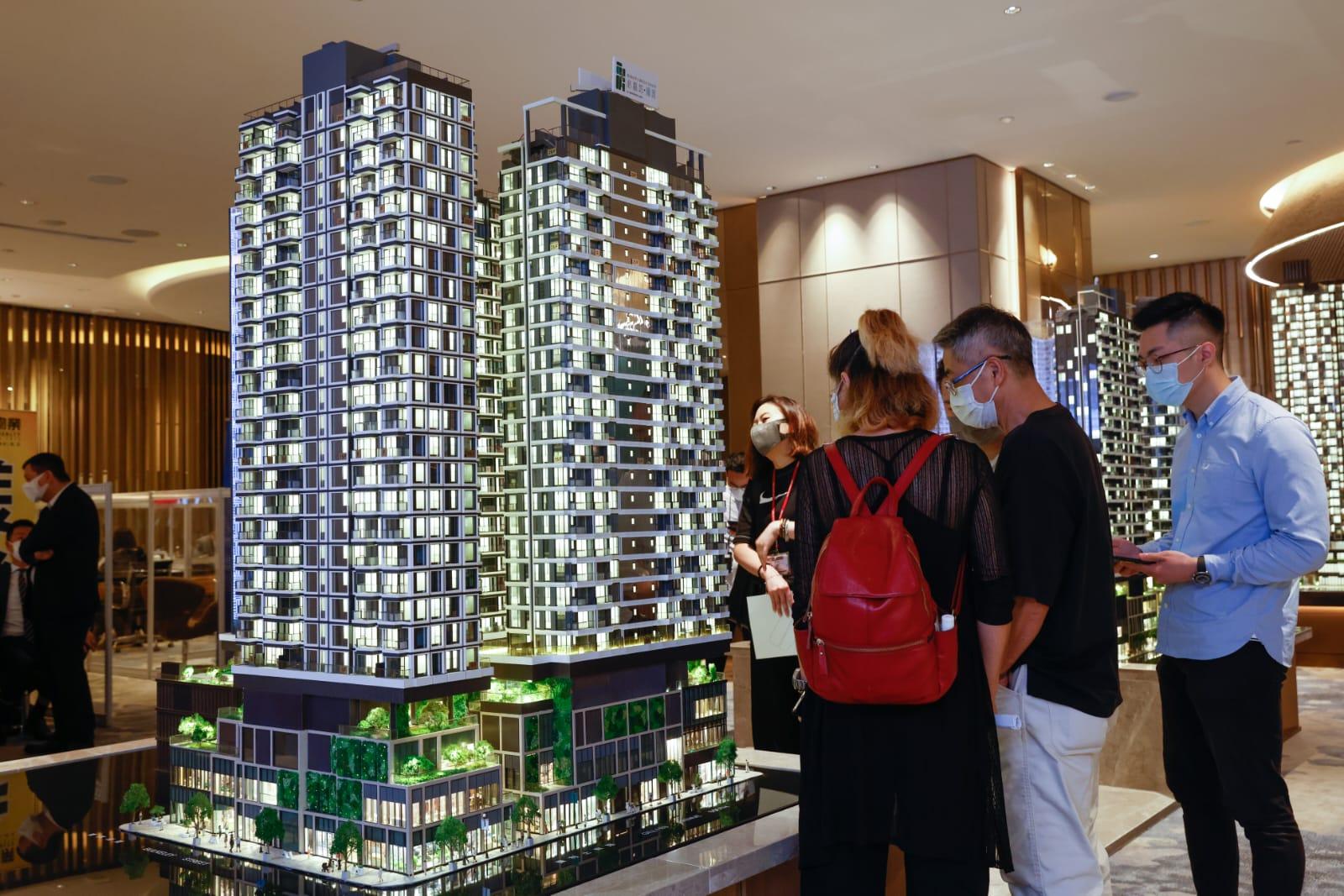 必嘉坊‧曦匯至今推出了3張價單共涉182伙,將於本周六進行首輪銷售,明日中午12時截票,下午6時宣布抽籤結果。(蘇文傑攝)