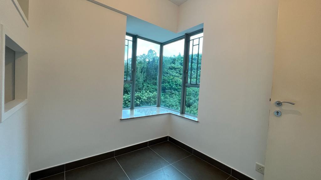 兩間睡房皆望全翠綠山景。(代理提供相片)