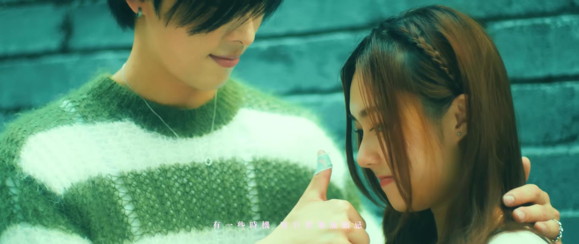 Phoebus在MV中弄傷姆指要貼上膠布,原來拍攝時他真的受傷。