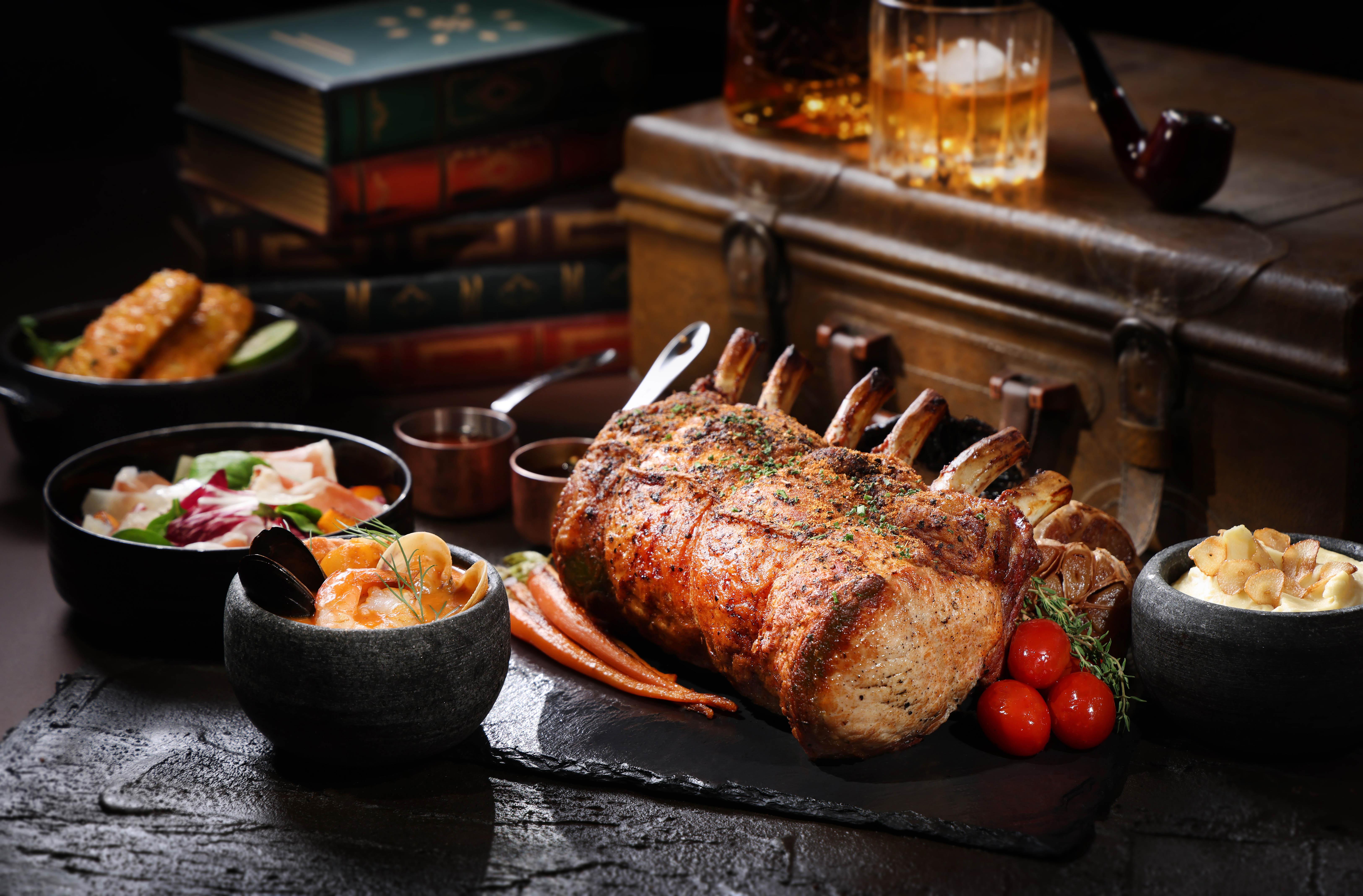 香港麗思卡爾頓酒店推出「父親節天際住宿體驗」。