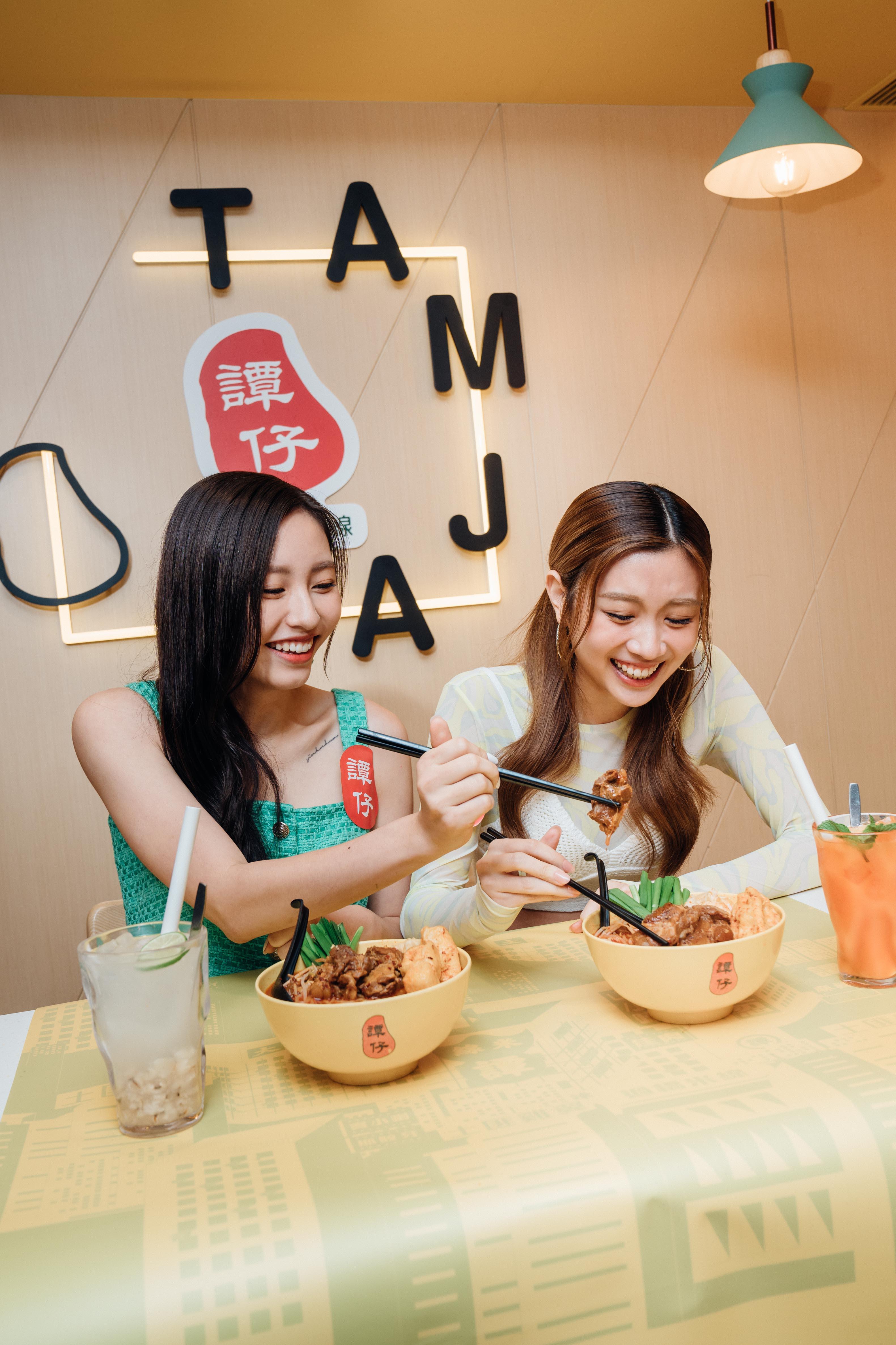 COLLAR「最恩愛CP」Candy和Ivy率先品嚐全新譚仔寬麵