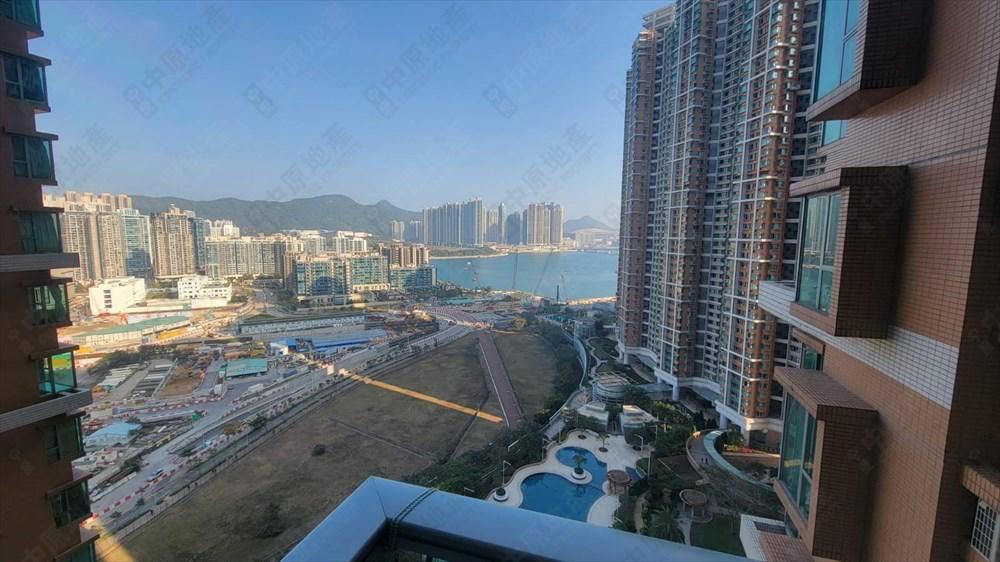 二手樓成交|有相!維景灣畔東南三房 減近百萬易主