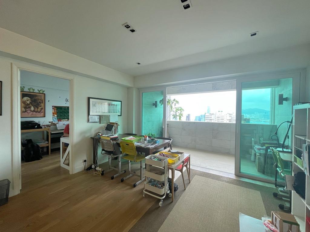 二手成交|多圖!豪宅業主移民劈380萬沽貨 05年入市帳面仍大賺離場